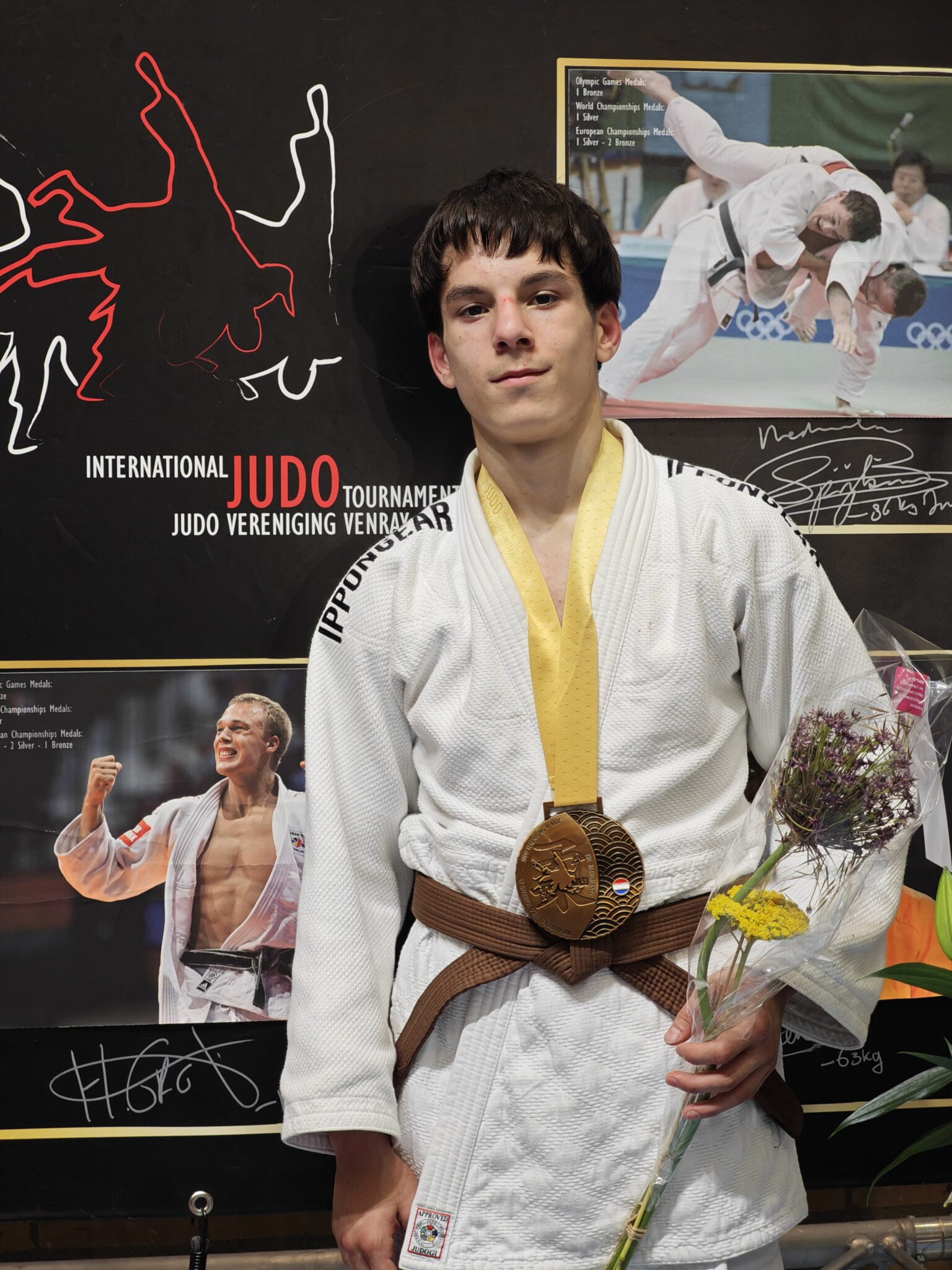 rasul mezhiev gold venray